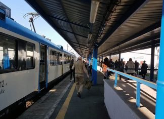 Z powodu blokady drogi do Katowic, będzie więcej pociągów na trasie Tychy-Katowice