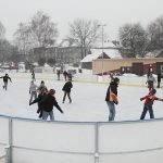 Ruszyły dwa z trzech lodowisk sezonowych w Tychach. Jest też bezpłatna nauka jazdy