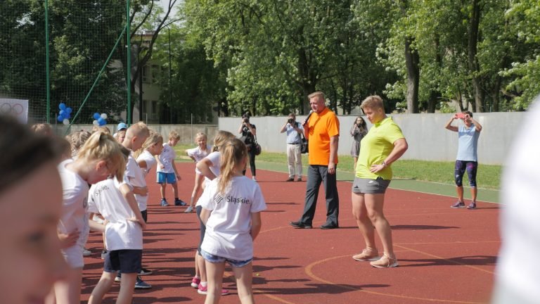 Anita Włodarczyk w Tychach. Mistrzyni poprowadziła lekcję WF-u (zdjęcia)