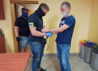 Zarzuty dla kierowcy, który wjechał w grupę ludzi. Grozi mu dożywocie. Zginęła młoda kobieta