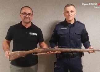 Podczas rozbiórki domu znaleziono zabytkową broń. Trafiła do placówki muzealnej w Tychach
