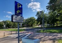 Po Świętach w Tychach będziemy parkować bez opłat. Miasto chwilowo zawiesza strefę płatnego parkowania