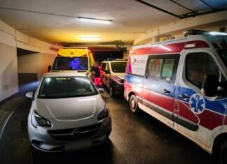 Kierowca zablokował podjazd dla karetek w tyskim szpitalu. Bo nie miał wolnych miejsc na parkingu