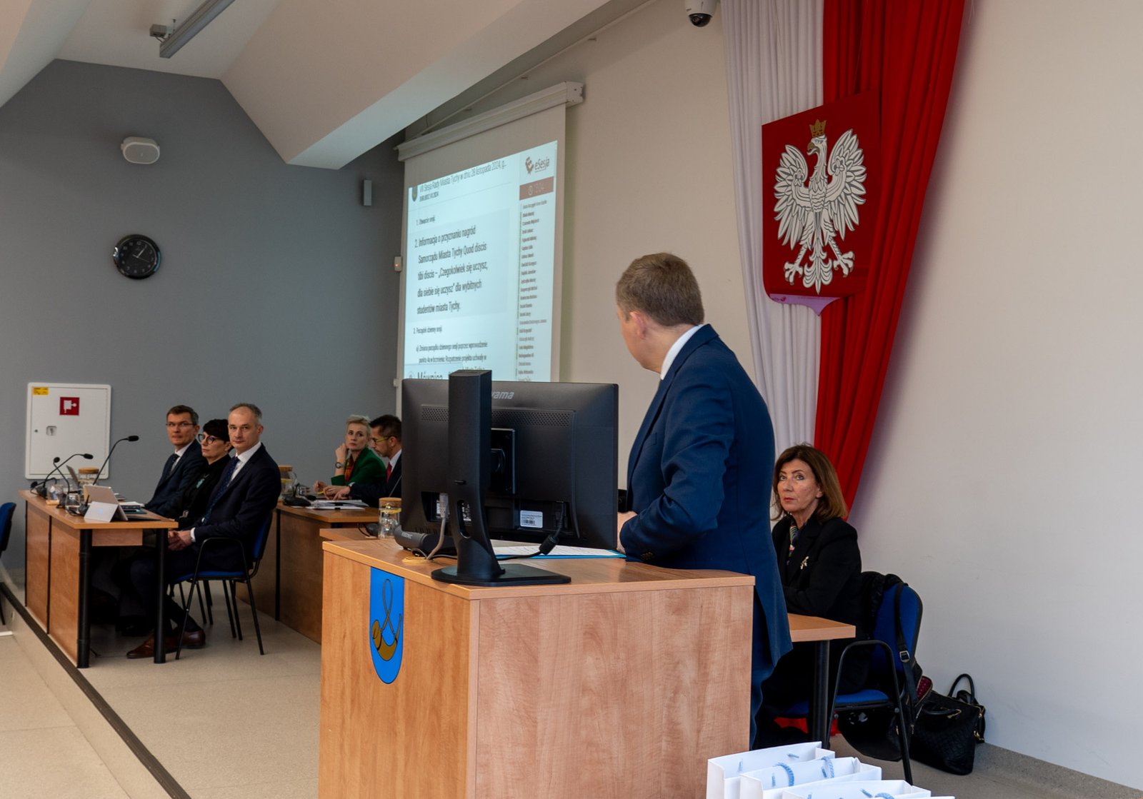 Dwie oferty na remont fragmentu Urzędu Miasta Tychy. Obie powyżej miliona złotych