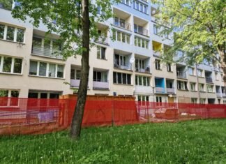 Trwa remont bloku po wybuchu w Tychach. Kiedy się zakończą? Czy są opóźnienia? Sprawdziliśmy