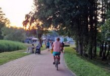 Sąsiad z piekła rodem grasuje na Paprocanach. Krzyczał po starszej kobiecie