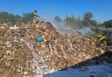 Tychy: Działania strażaków potrwają jeszcze kilka godzin. Nie ma zagrożenia dla mieszkańców