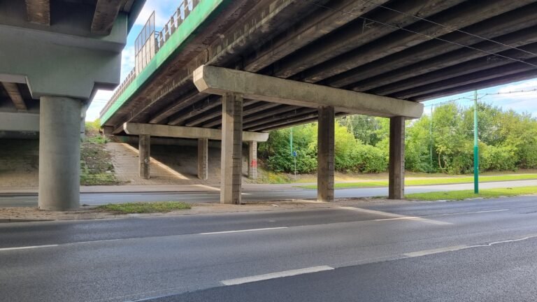 Kilka miesięcy potrwa naprawa ważnego wiaduktu w Tychach. Miasto poprawi także bezpieczeństwo pieszych w tym rejonie