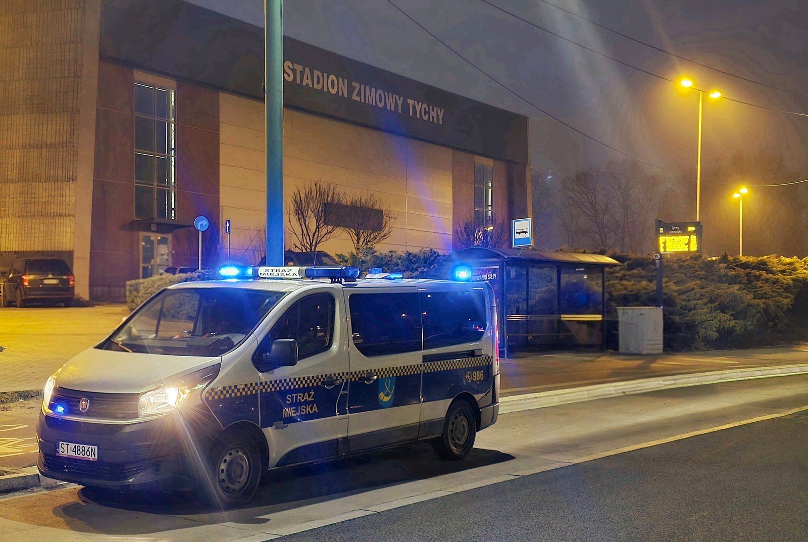 Kobieta wołała o pomoc przy Stadionie Zimowym. Na miejscu interweniowała Straż Miejska, pomogli mieszkańcy