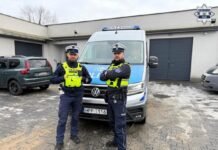 Tychy: Policjanci reanimowali nieprzytomnego mężczyznę na chodniku