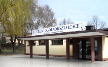 Alarm bombowy w tyskim liceum postawił służby na nogi