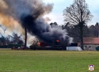 Pożar w Tychach. Na miejscu z ogniem walczą strażacy