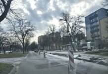 Robią na nowo zatokę autobusową przy al. Niepodległości. Wiadomo, kiedy ma być gotowa