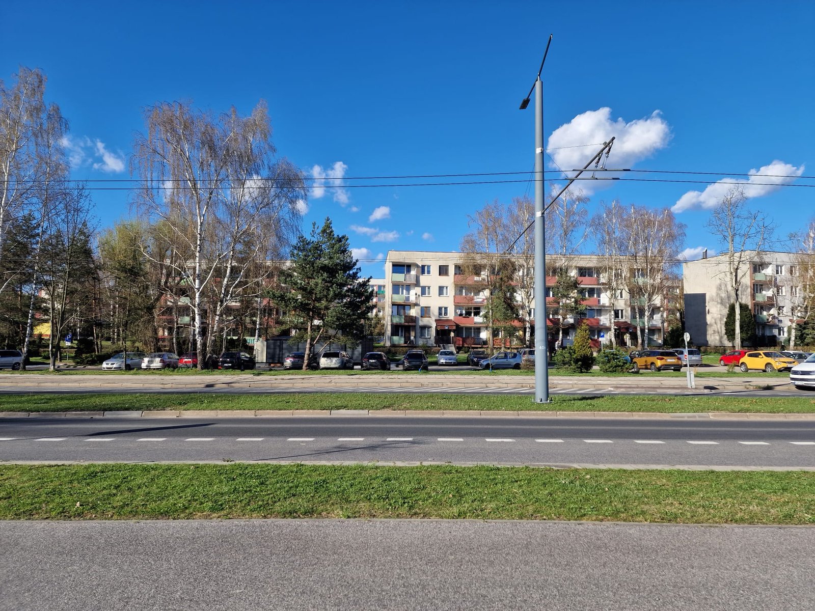 Na osiedlu „Z” potrzebują miejsc parkingowych. Chcą żeby miasto przejęło teren i je zbudowało