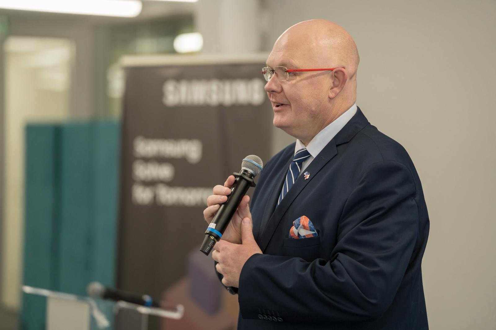 Rozmawiamy z wiceministrem Michałem Gramatyką. Na temat bezpieczeństwa dzieci w sieci i kilometrówek