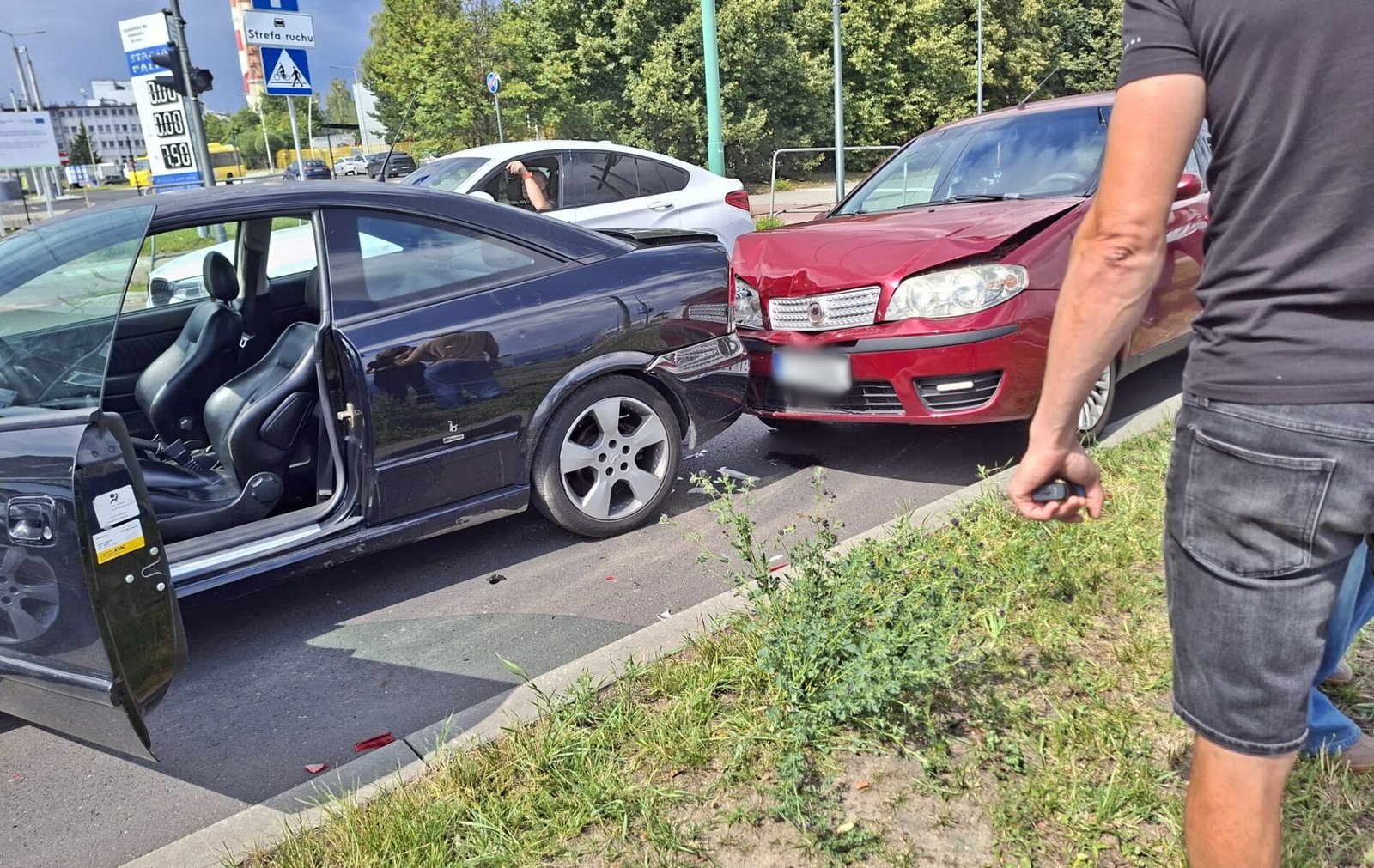 Zderzenie trzech samochodów / fot. 112Tychy.pl