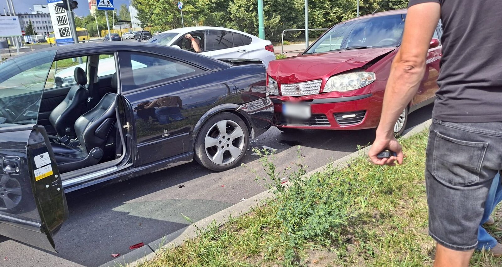 Zderzenie trzech samochodów / fot. 112Tychy.pl