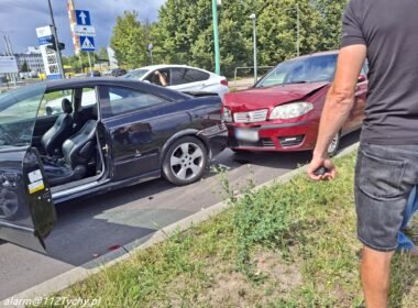 Zderzenie trzech samochodów / fot. 112Tychy.pl