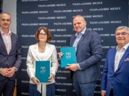 Podpisanie umowy na budowę drugiego lodowiska w Tychach / fot. UM Tychy