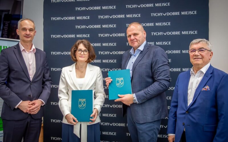 Podpisanie umowy na budowę drugiego lodowiska w Tychach / fot. UM Tychy