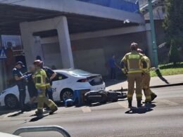 Skuter zderzył się z samochodem osobowym / fot. 112Tychy.pl