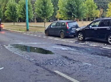 Dachowanie Jeepa na ulicy Edukacji / fot. 112Tychy.pl