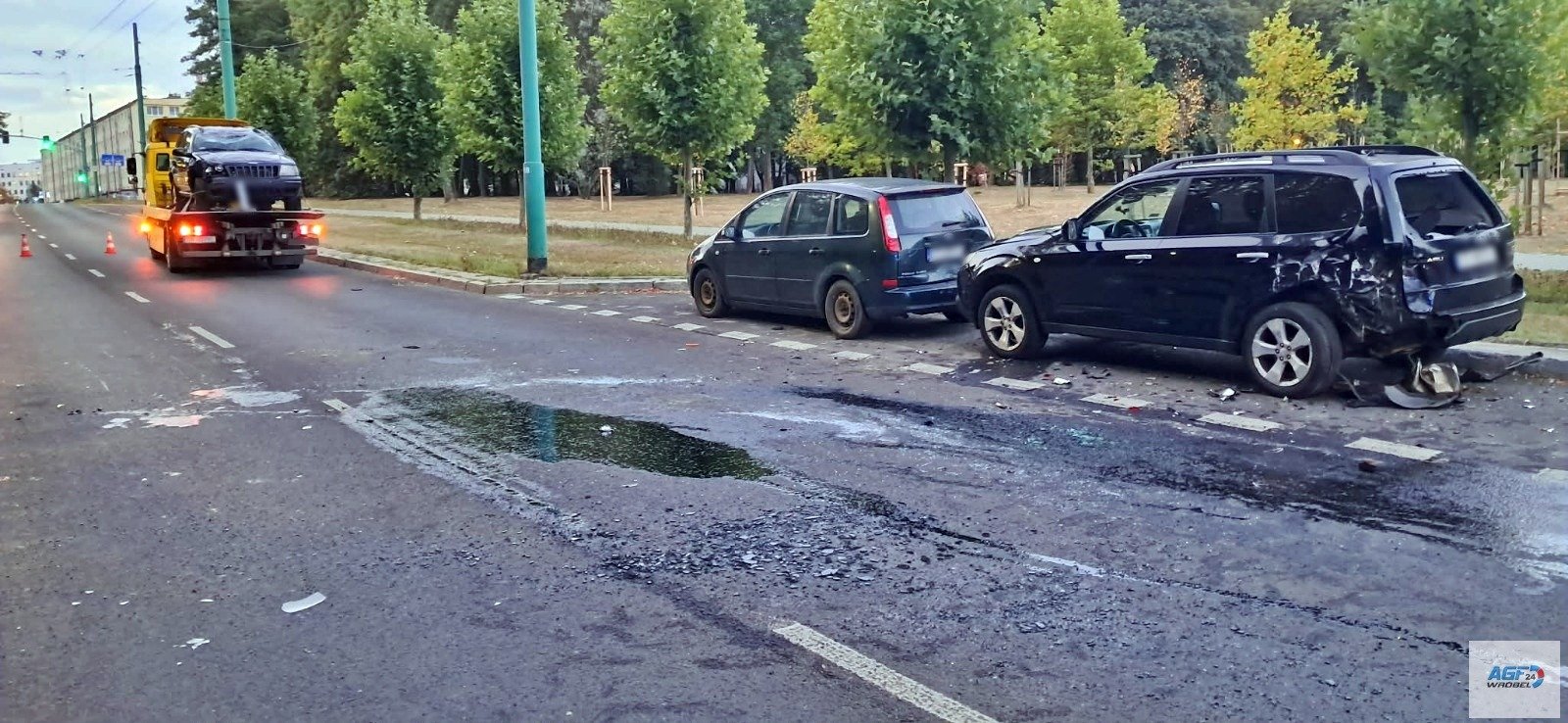 Dachowanie Jeepa na ulicy Edukacji / fot. 112Tychy.pl