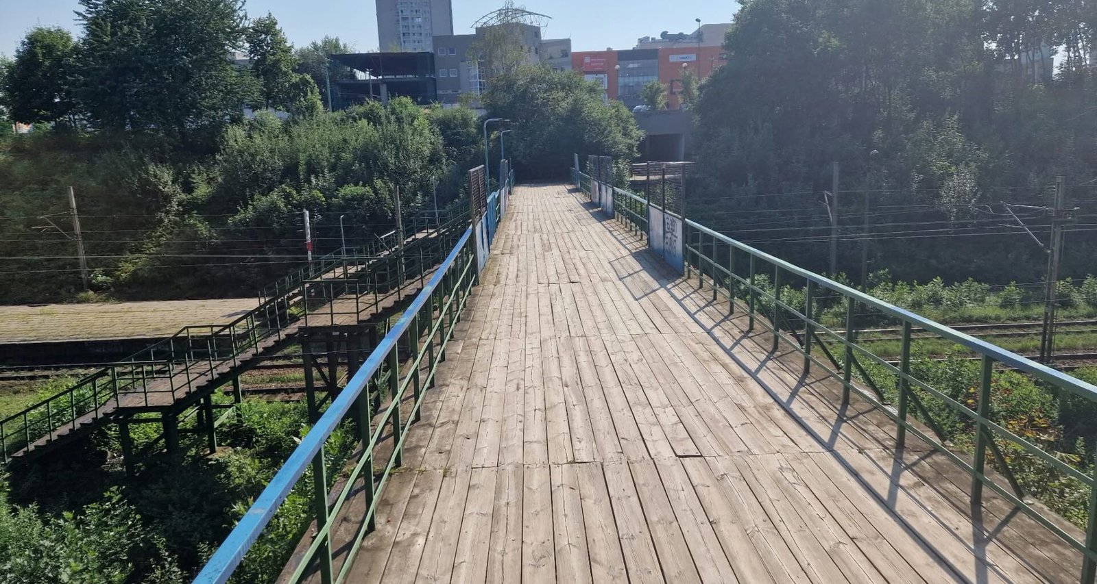 Kładka nad torami łącząca al. Jana Pawła II z ulicą Dąbrowskiego / fot. Tychy24.net