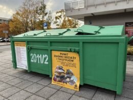 Kontener na odpady tekstylne / fot. UM Tychy