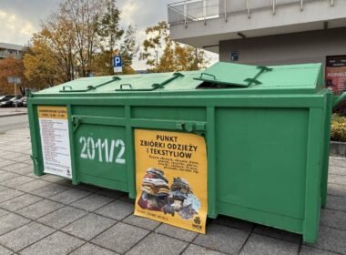 Kontener na odpady tekstylne / fot. UM Tychy