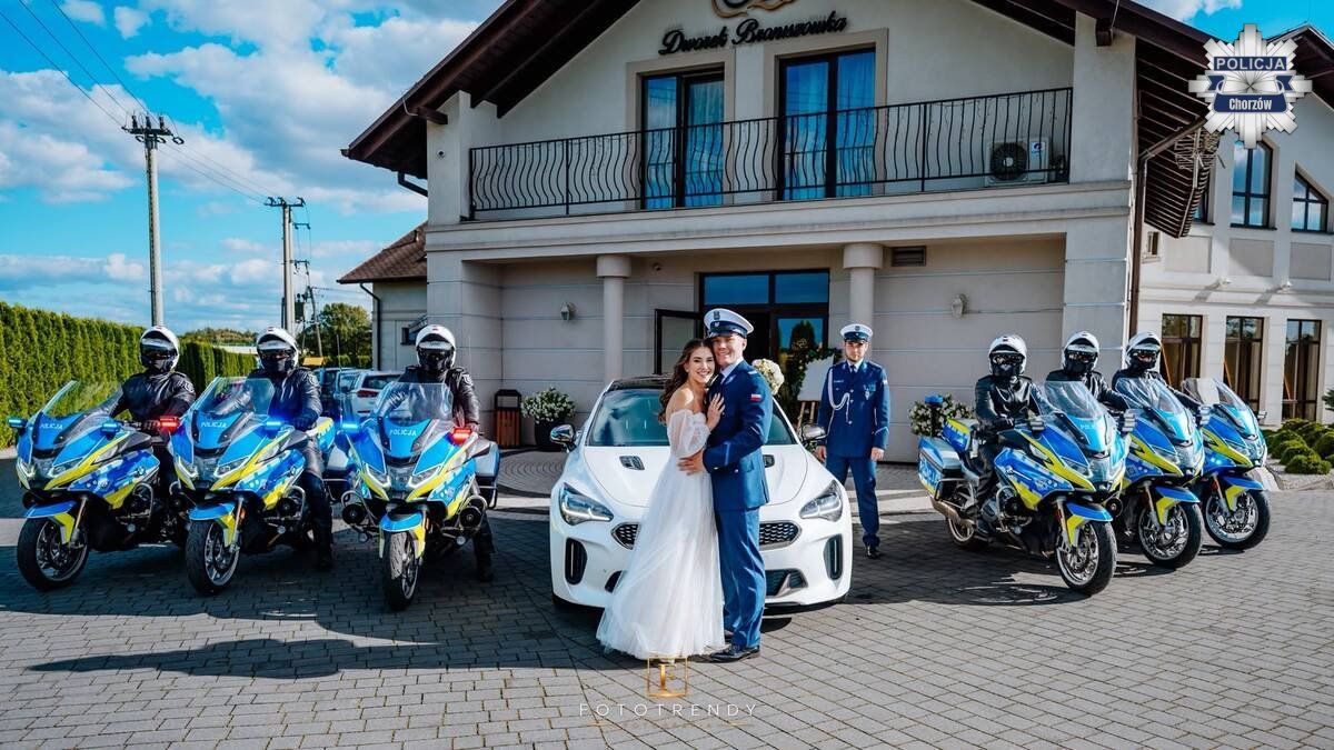 Wzięli ślub w Tychach z asystą honorową / fot. Policja