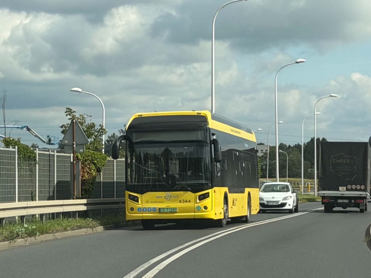 Autobus wodorowy uległ awarii na ulicy Serdecznej / fot. Użytkownik Tychy24.net