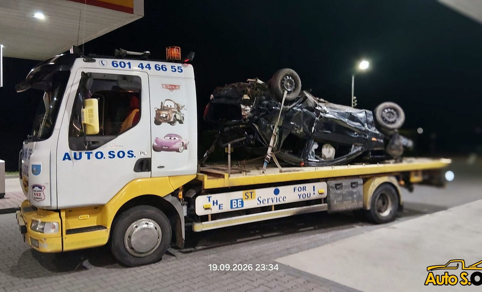 Samochód dachował na DK86 / fot. 112Tychy.pl