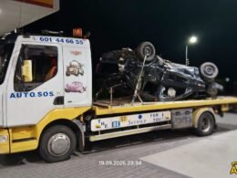Samochód dachował na DK86 / fot. 112Tychy.pl