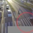 Hulajnogą elektryczną wjechał w samochód. / fot. Tychy na Drodze