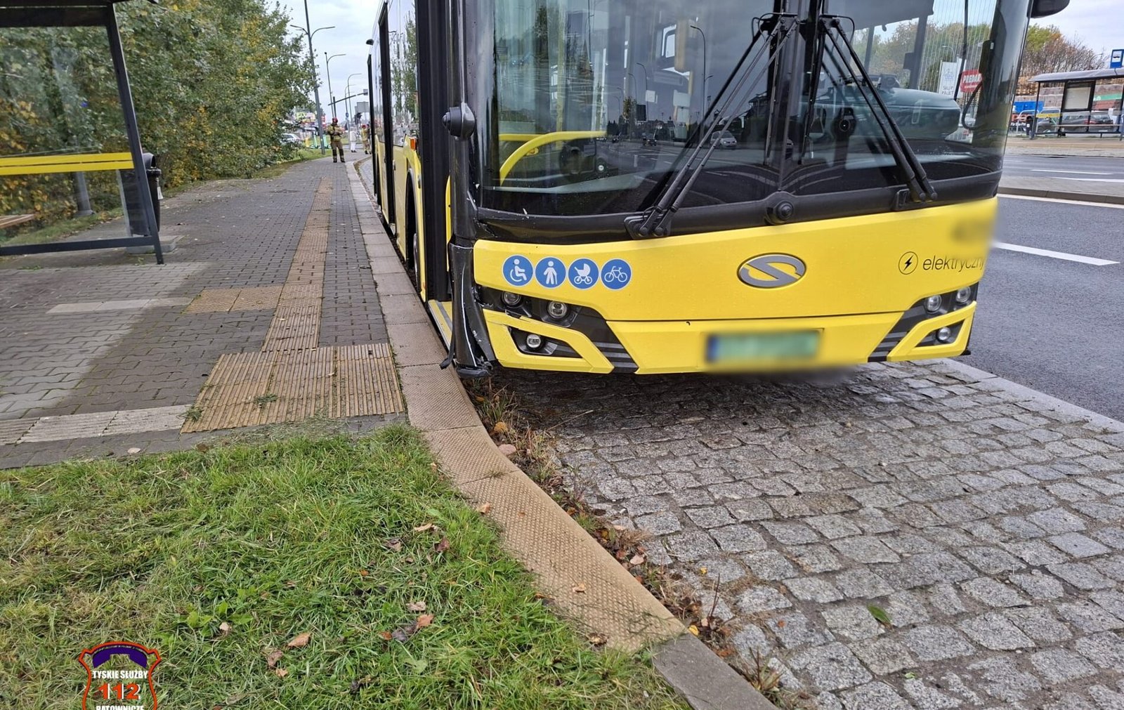 Uszkodzony autobus / fot. 112Tychy.pl