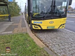 Uszkodzony autobus / fot. 112Tychy.pl