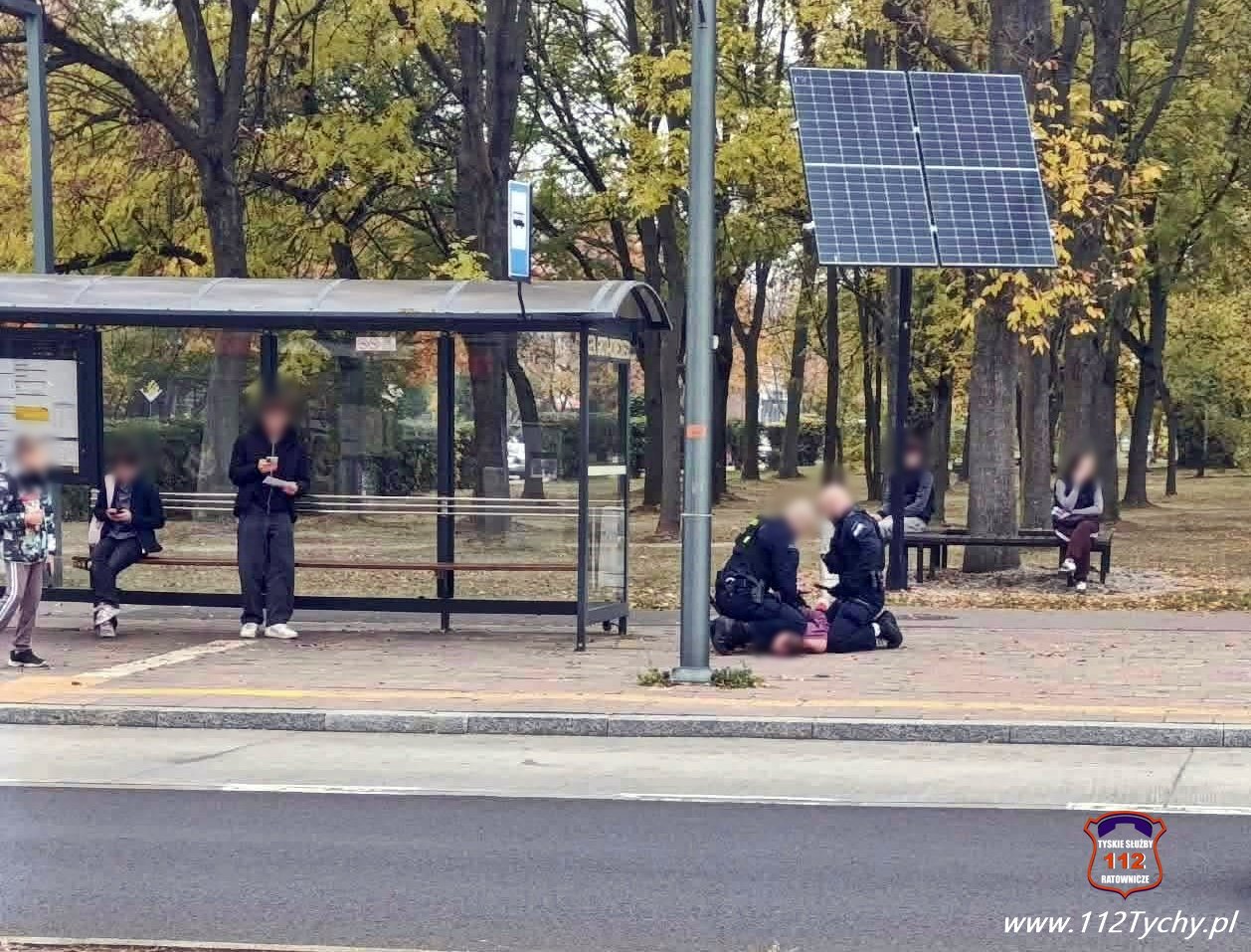Zatrzymany mężczyzna na ul. Grota-Roweckiego / fot. 112Tychy.pl