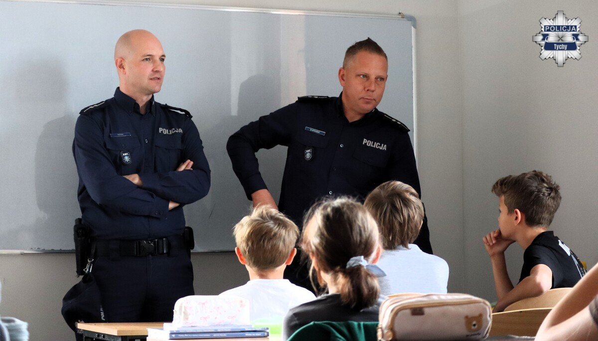 Policjanci rozmawiali z uczniami / fot. Policja